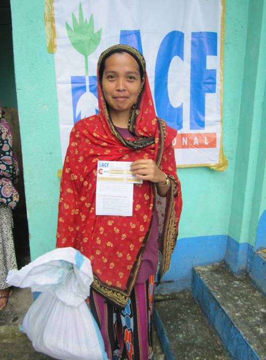Cash transfer for families affected by Typhoon Bopha in the Philippines in 2012