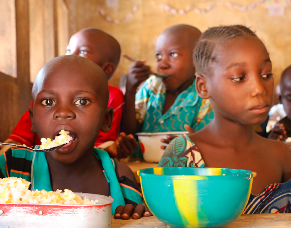 A school feeding programme in Central African Republic
