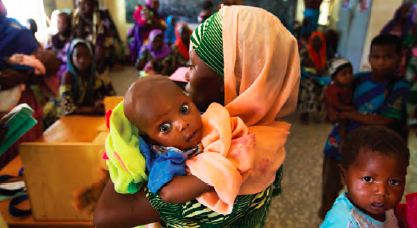 A mother and child in a health centre in Diffa, Niger