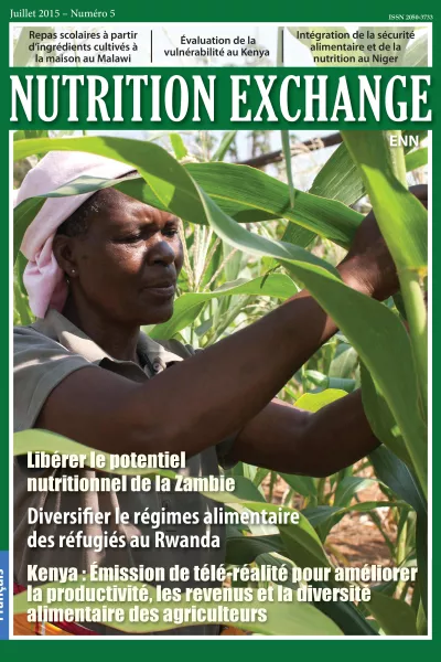 Front cover of issue 5 French version of Nutrition Exchange. Image shows a woman working in the crop field and picking crops.